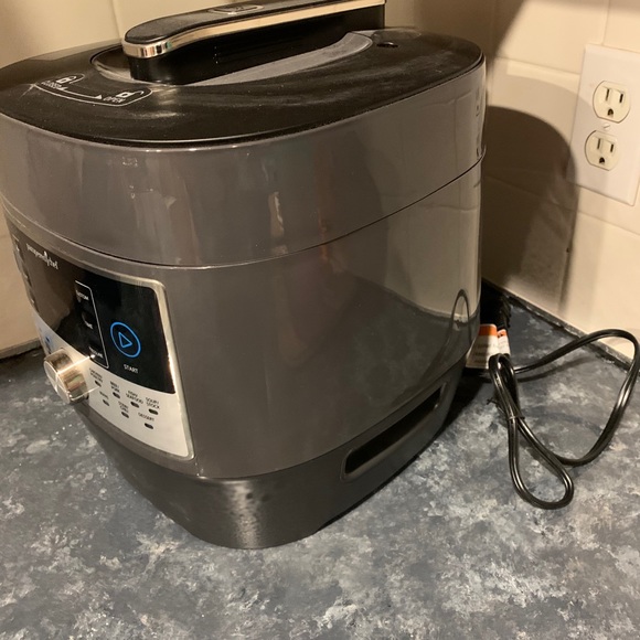 Pampered Chef Quick Cooker - Picture 2 of 2